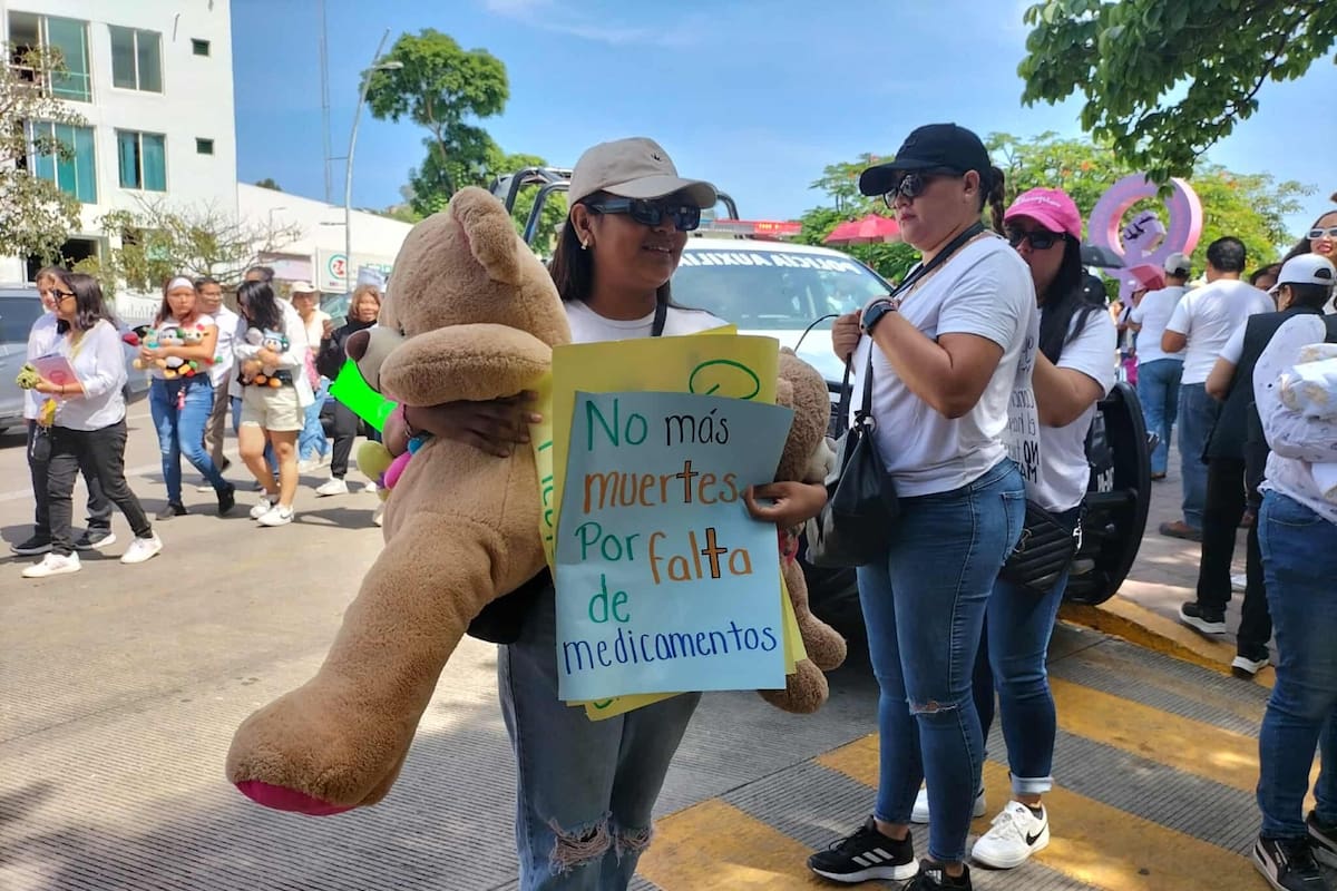 Protestan en Guanajuato por falta de medicamentos para niños con cáncer; SSG asegura abasto en hospitales