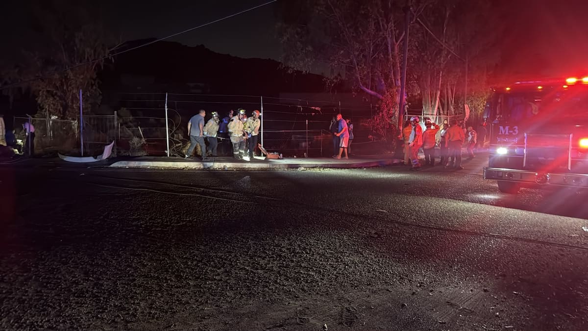 Un choque entre una unidad Azul y Blanco y un automóvil dejó cinco muertos y 15 lesionados frente al Instituto de Movilidad Sustentable. Foto: Cortesía.