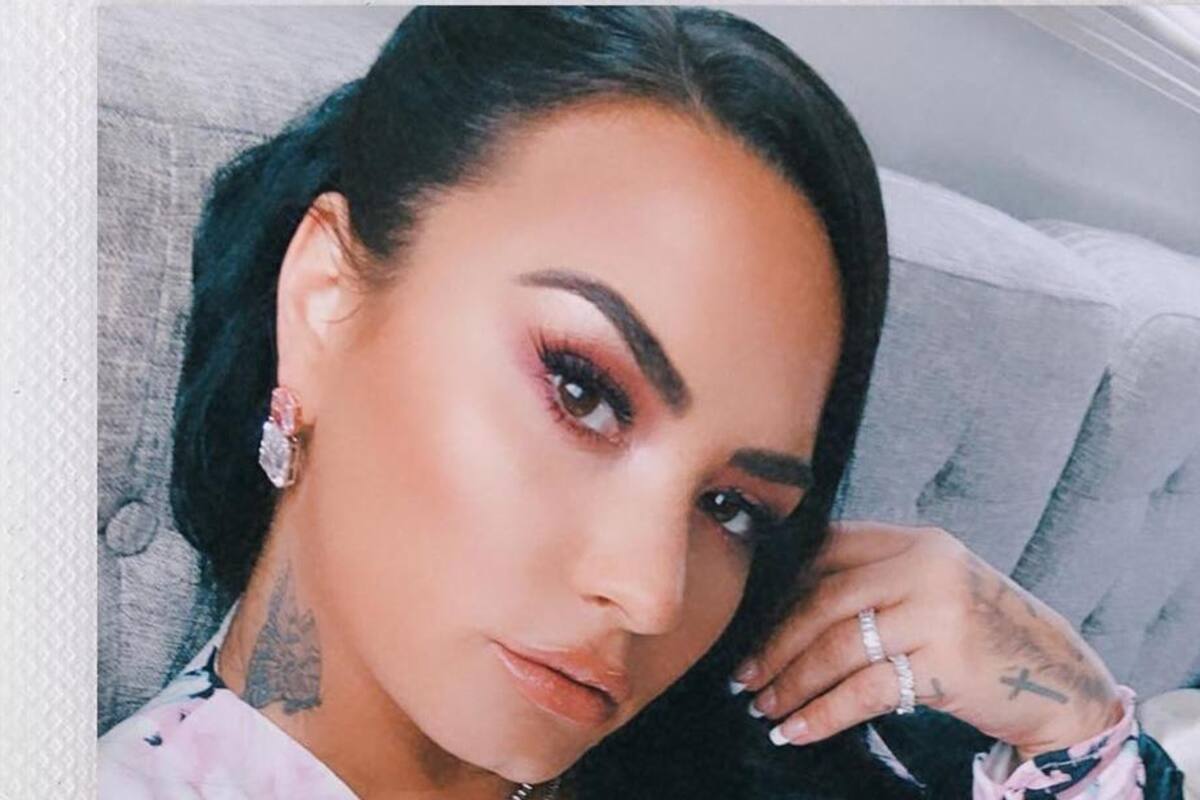 Demi Lovato impacta con foto de sus pechos y revela el secreto para aumentar su busto