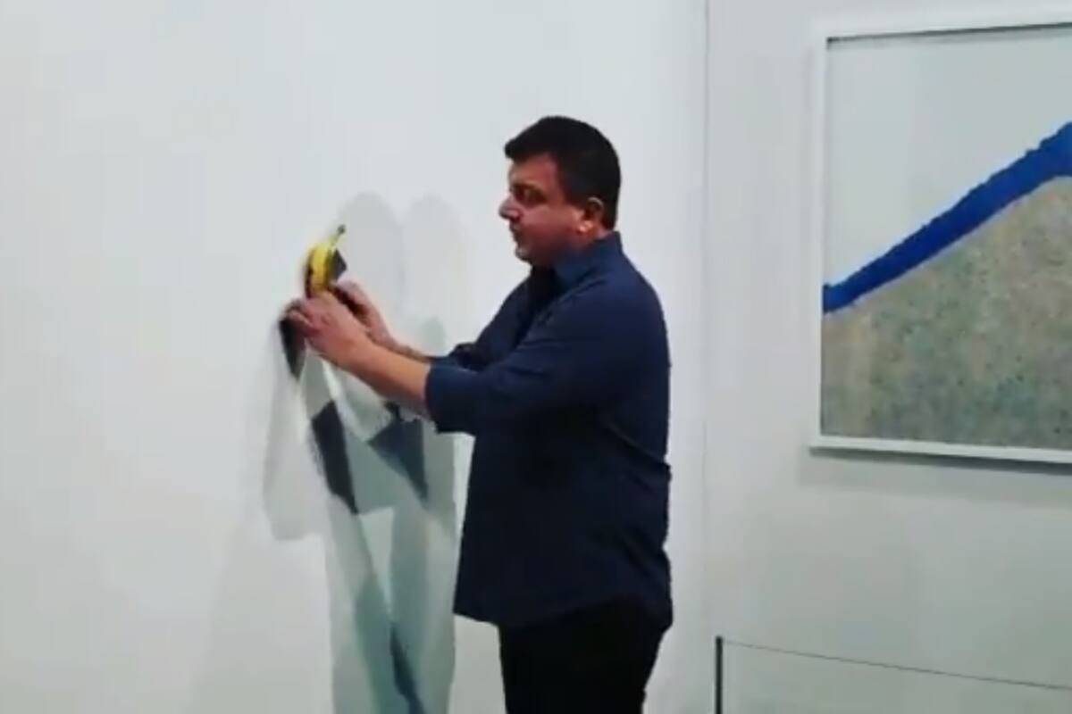 VIDEO: Comen plátano pegado a la pared con valor de 120 mil dólares