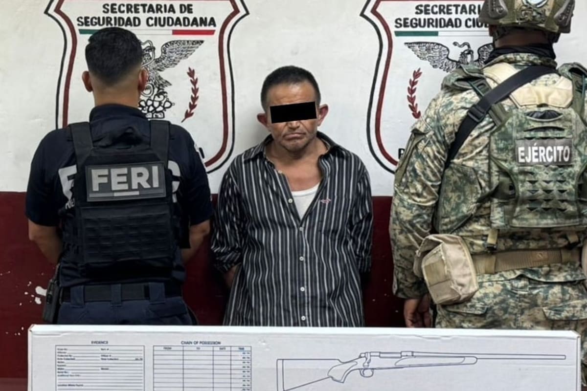 Hombre sorprendido con subametralladora en la Esperanza