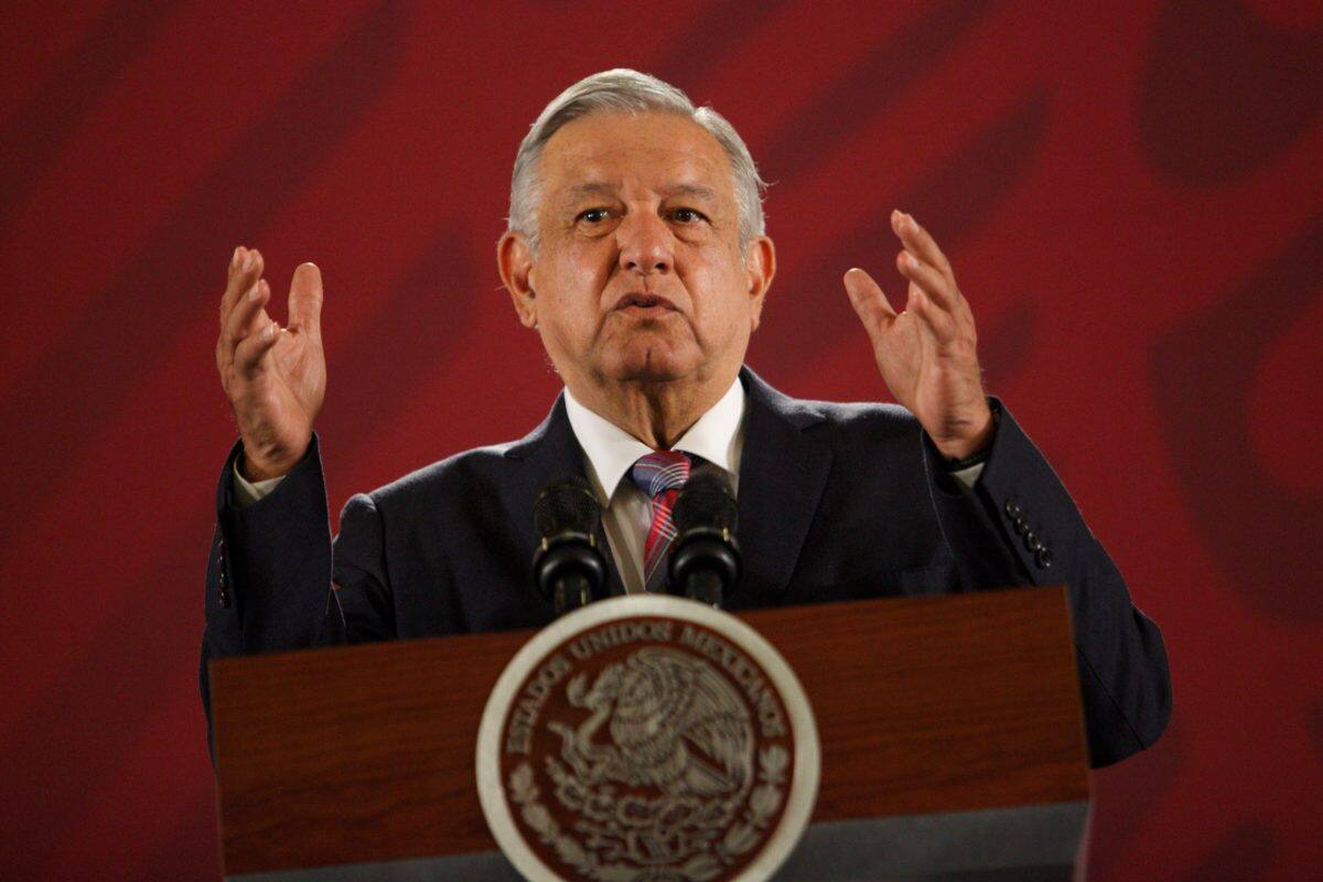 AMLO aseguró que de haber tenido beca de beisbol, no hubiera sido presidente