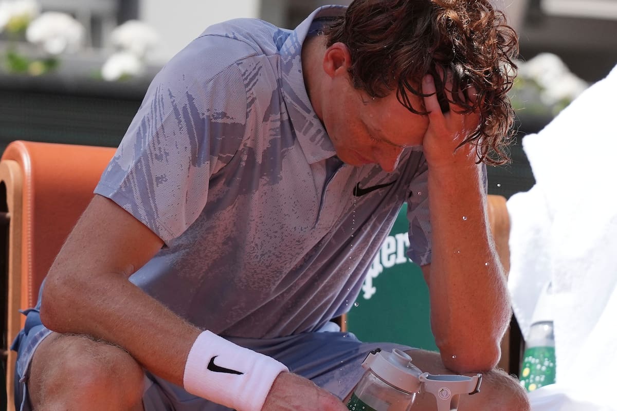 ¡Inédito! Jannik Sinner es eliminado en Segunda Ronda de Roland Garros por el número 56 del mundo