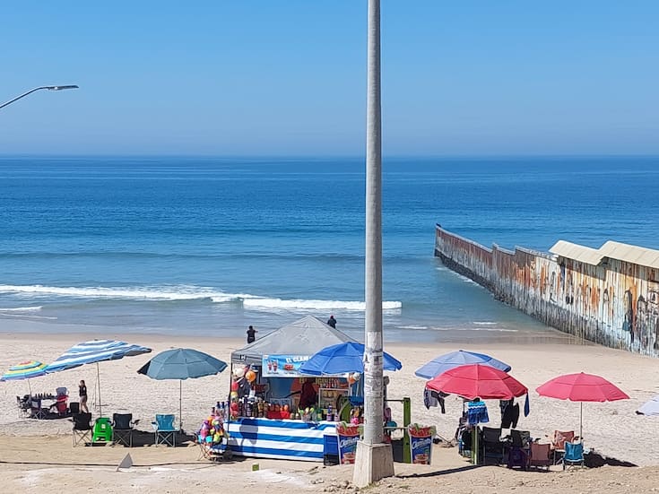 Comerciantes de playas de Tijuana prevén pocas ventas por concierto de Carín León