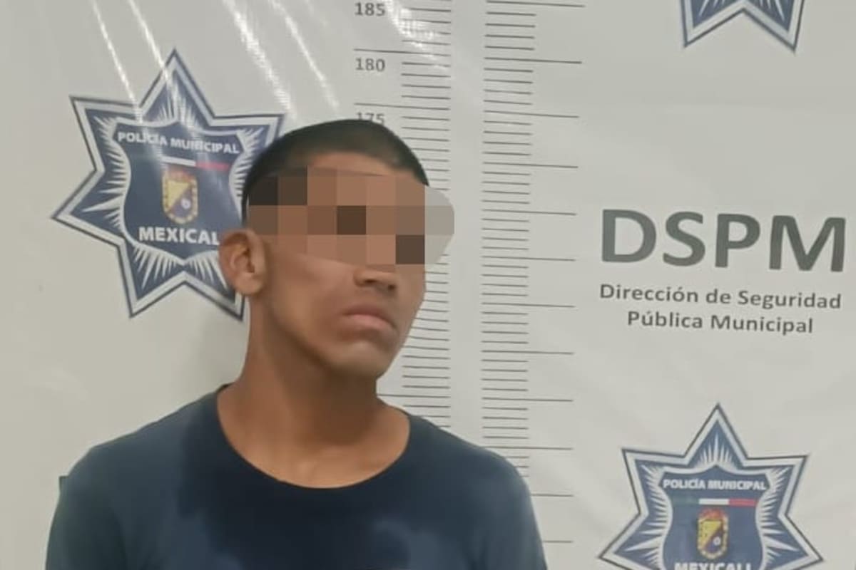 Sorprenden a hombre brincando barda de primaria durante operativo “Escuela Segura”