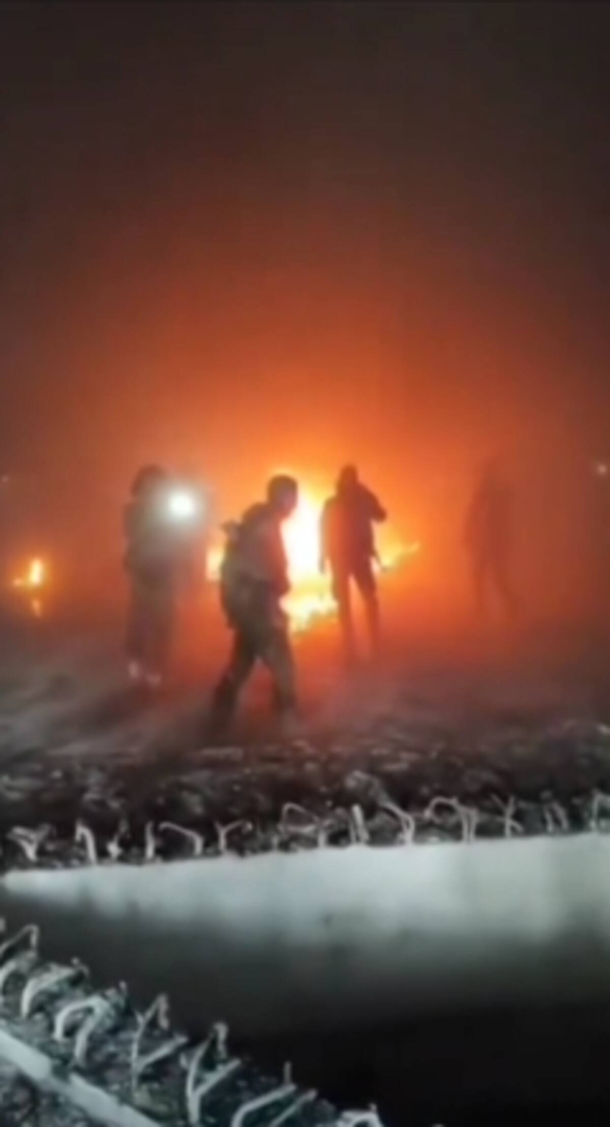 Rebelión en Siria: rebeldes destruyen mausoleo de Hafez al-Assad y toman el control del país. | Banco digital GH