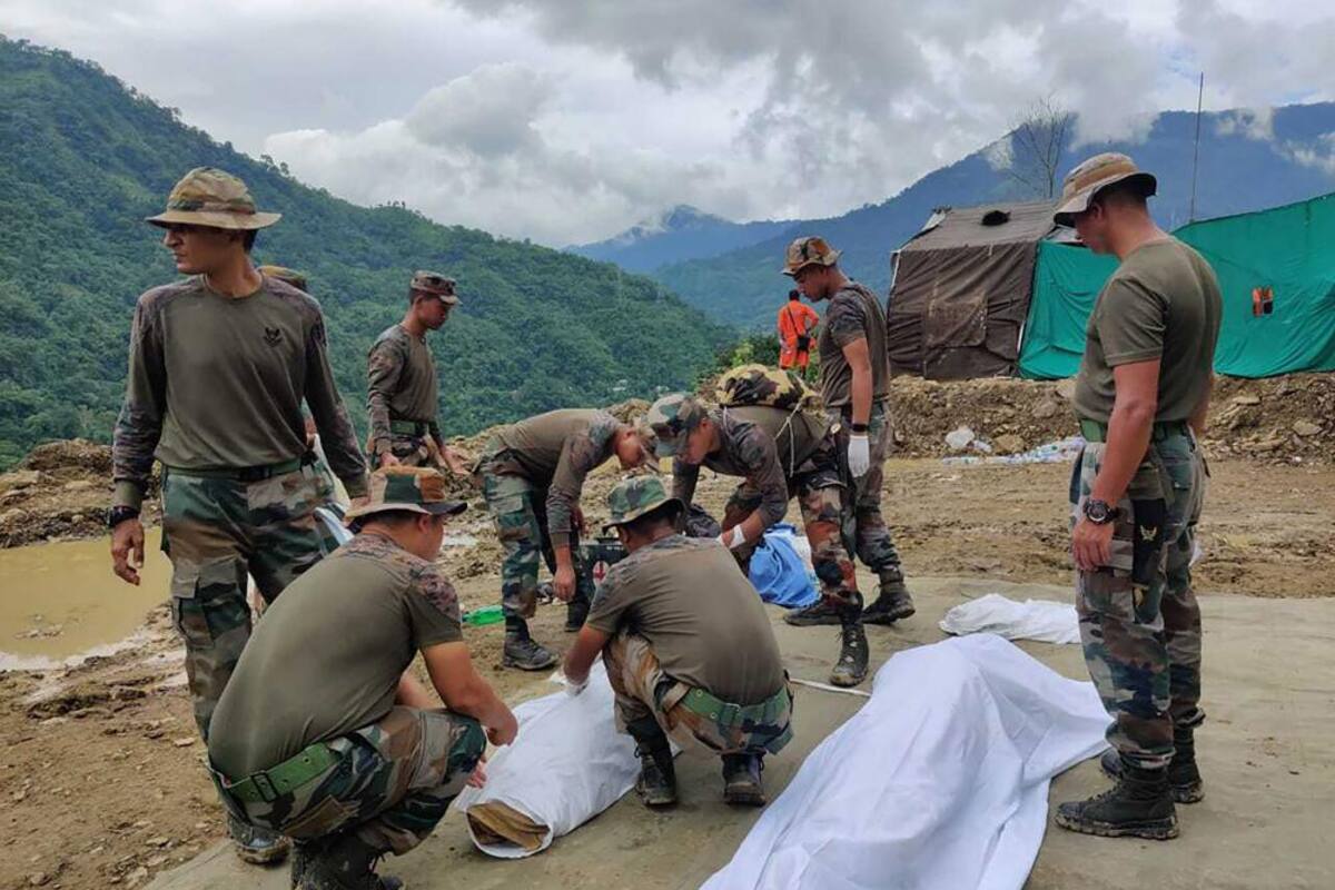 India: Tras deslizamiento de tierra, rescatistas encuentran 26 personas sin vida