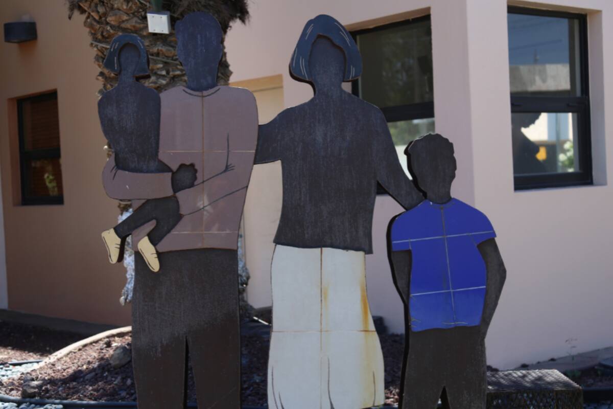 Hay 132 menores de BC a la espera de ser adoptados