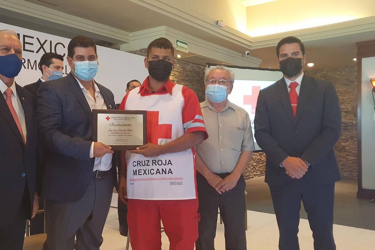 Reconocen a paramédicos de la Cruz Roja en el Día Mundial del Socorrista
