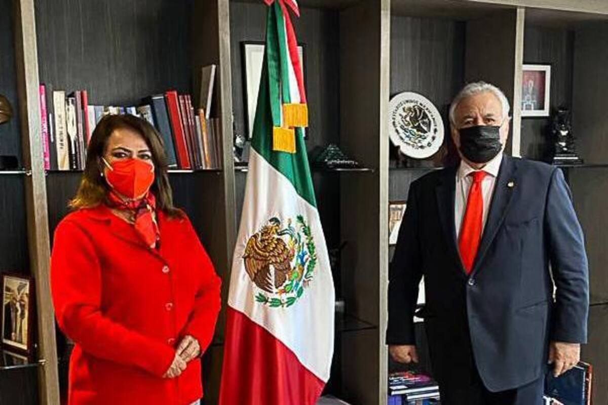 Sostiene diputada Magdalena Uribe Peña reunión con funcionario federal