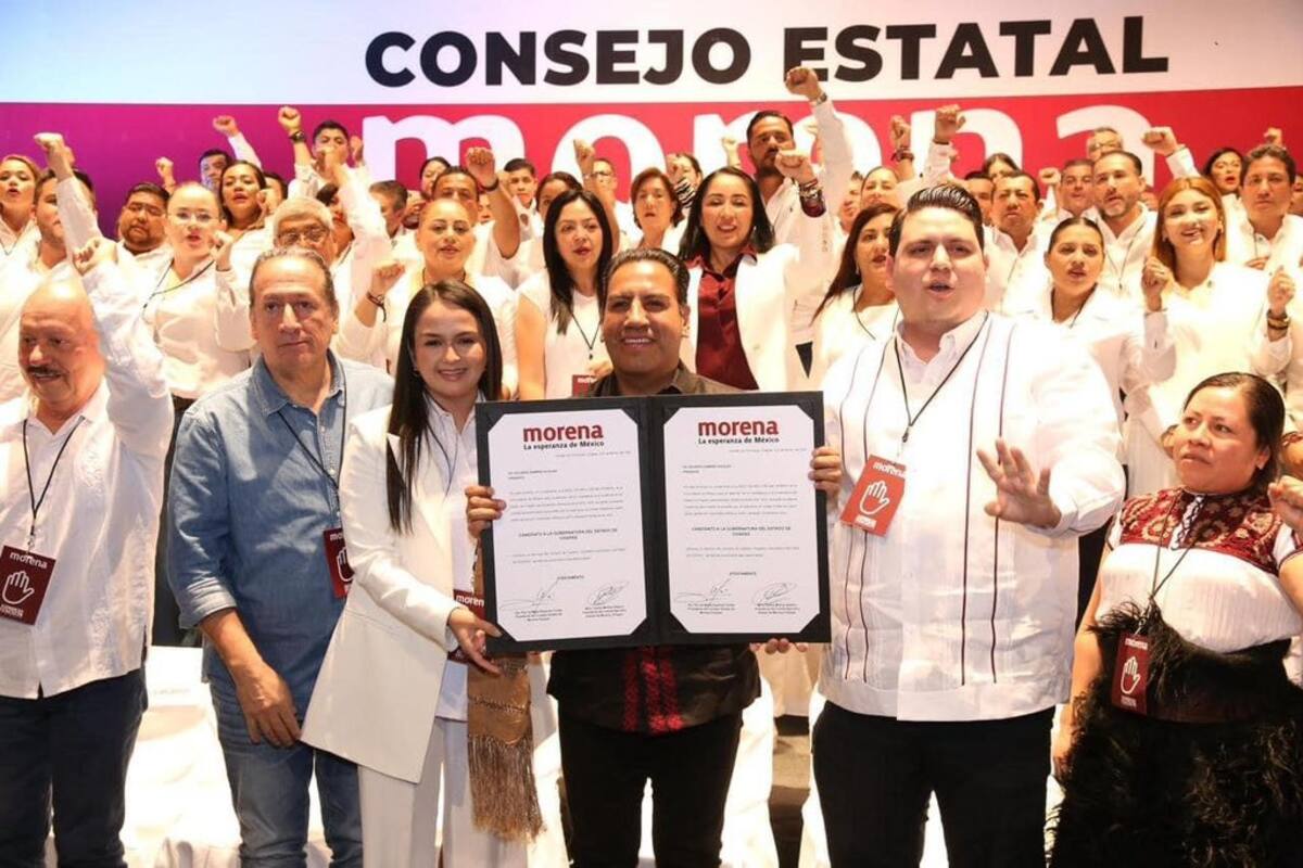 Morena entrega constancia a Eduardo Ramírez Aguilar como candidato a gobernador de Chiapas