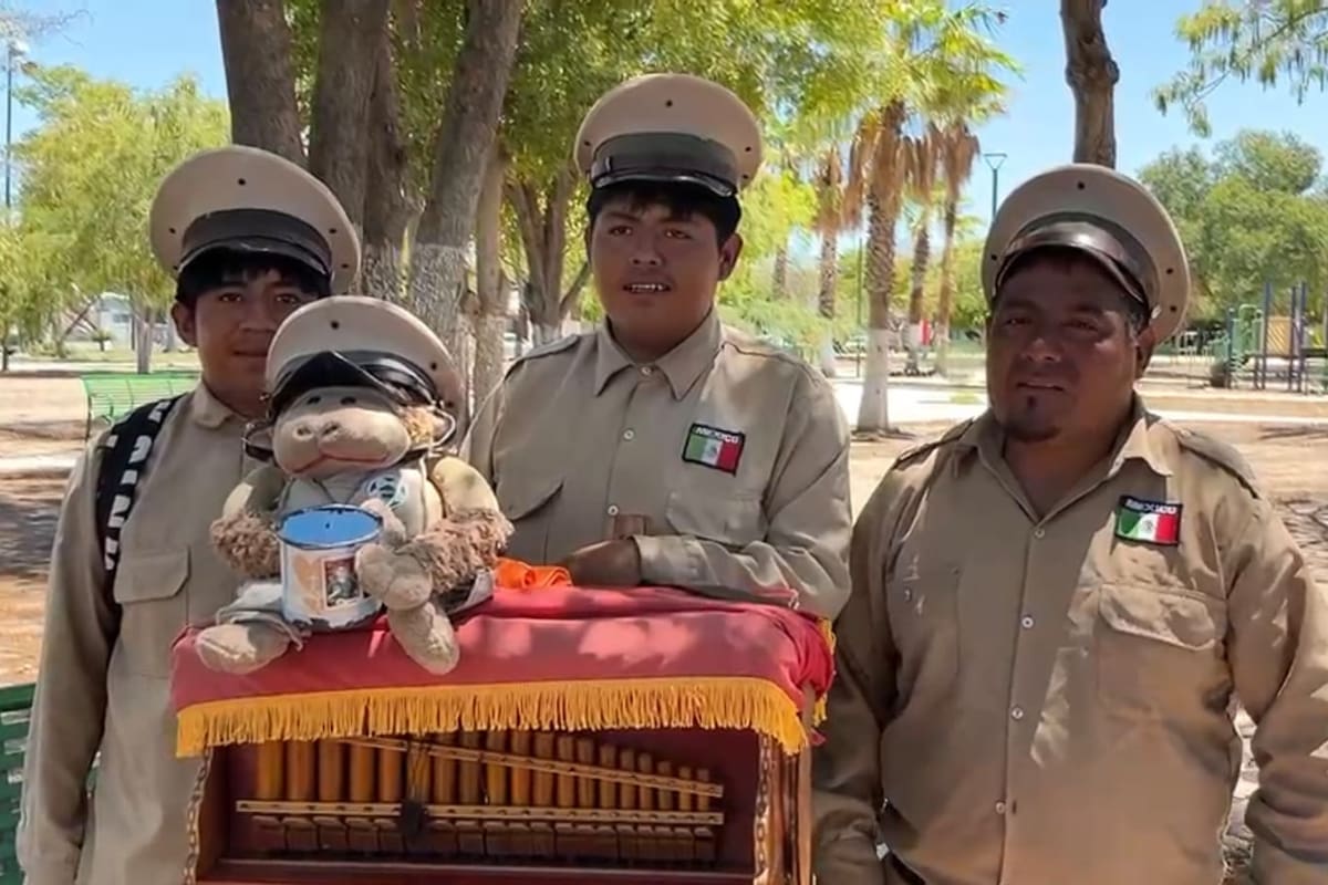Organilleros traen su tradición y música a las calles de CO