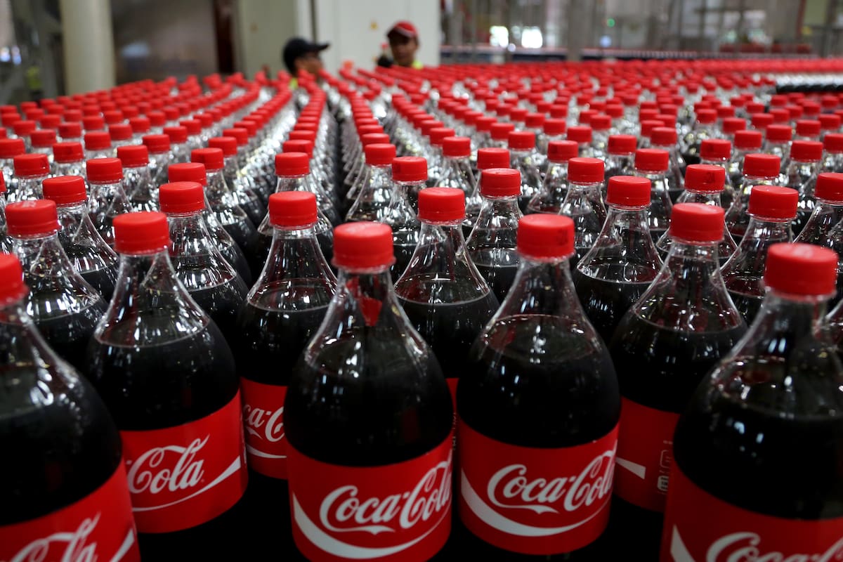 Coca-Cola FEMSA frena construcción de centros de distribución en México ante impacto del impuesto a bebidas azucaradas