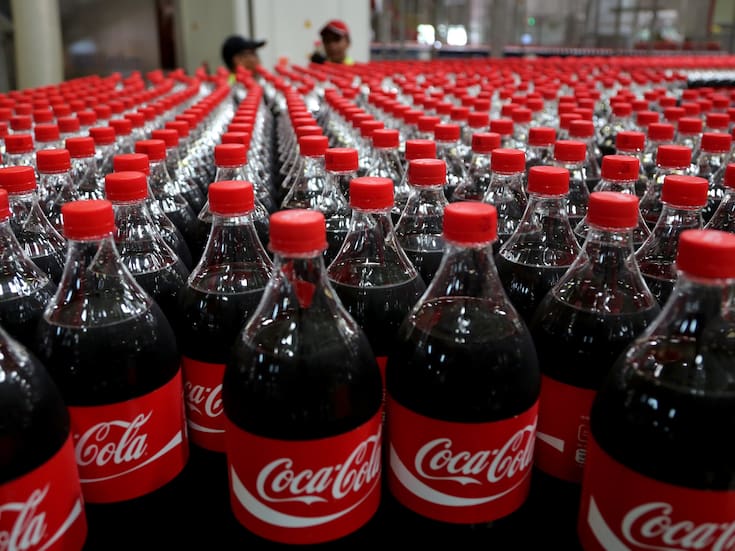 Coca-Cola FEMSA frena construcción de centros de distribución en México ante impacto del impuesto a bebidas azucaradas