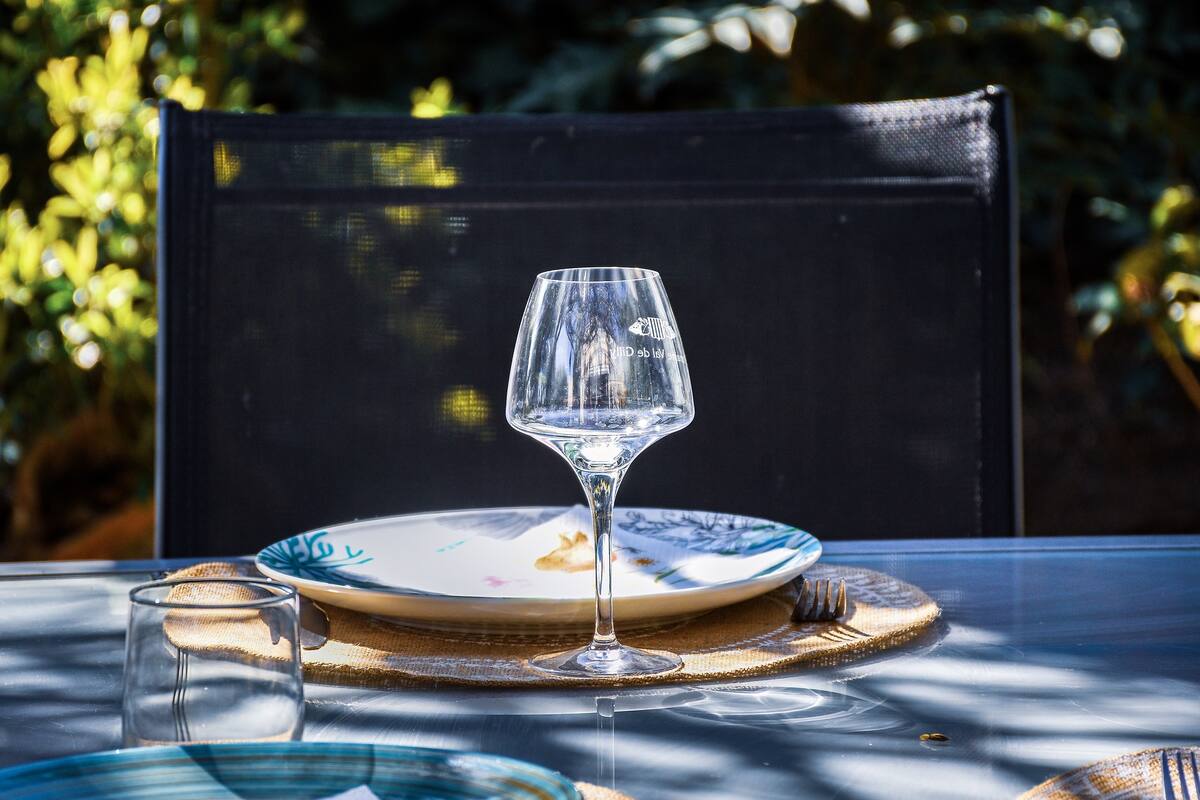 Abren jardines de fiestas sólo con 50 invitados