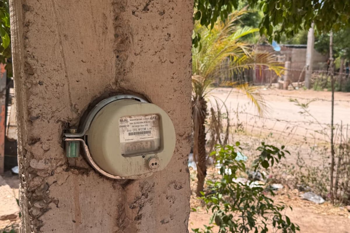 Hasta 15 apagones en un día afectan a familias de Pueblo Yaqui; reportan daños en electrodomésticos