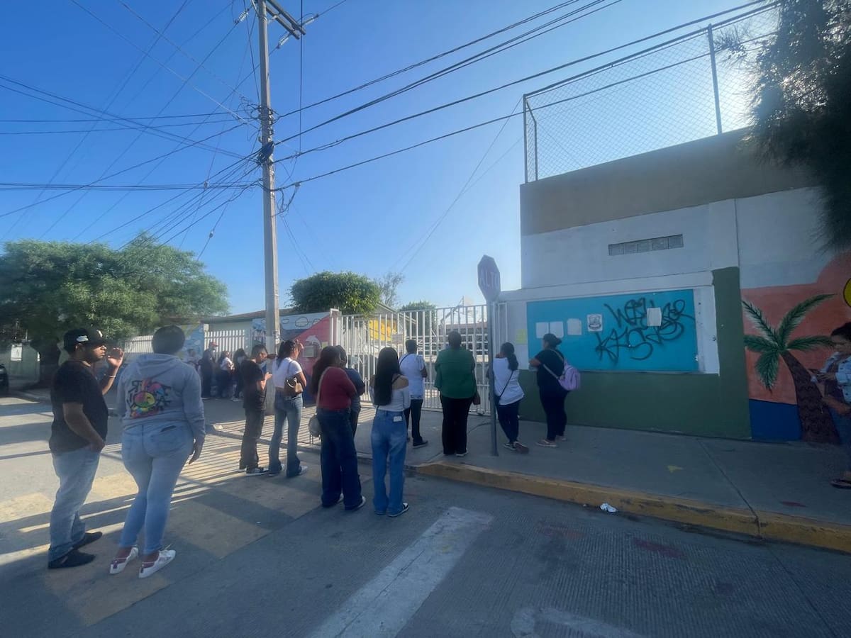 Las escuelas de mayor demanda tienen sus espacios agotados, pero hay otros planteles en los tres niveles, preescolar, primaria y secundaria, que si cuentan con lugares. Foto: Carmen Gutiérrez