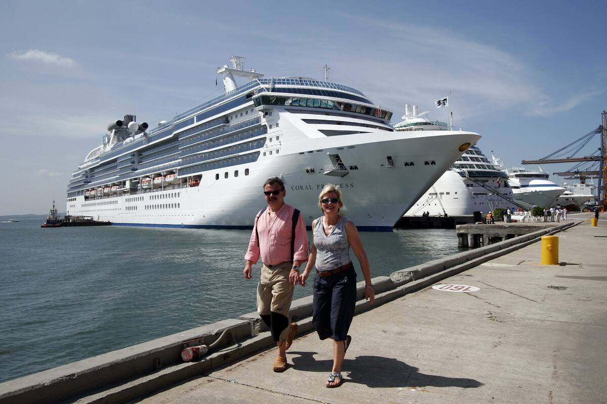 Crucero con 300 personas con brote gastrointestinal llega a EU