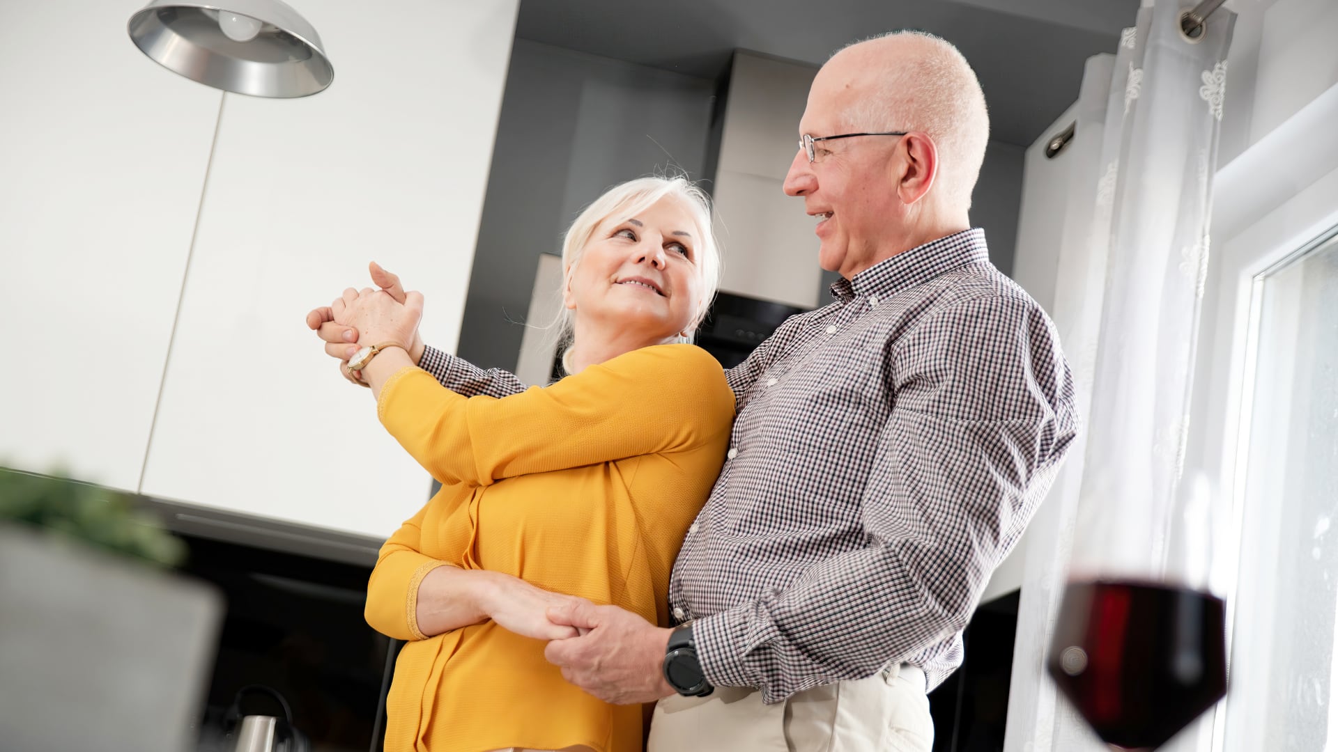 El estudio, realizado con 23 pacientes en un programa de danza en Canadá, mostró que los participantes experimentaron una mejora acumulativa en su depresión tras asistir a clases semanales durante ocho meses/Foto: Canva