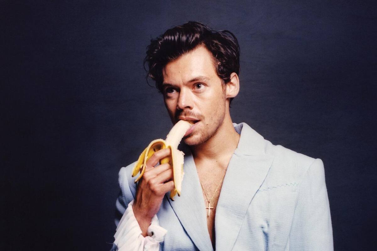 Harry Styles sigue los pasos de Bad Bunny y besa a Nick Kroll en la presentación de su película
