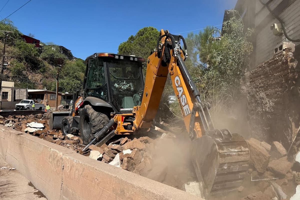 “Echan abajo” casas abandonadas en Nogales