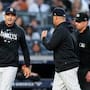Aaron Boone seguirá en Yankees pese a otro fracaso en playoffs