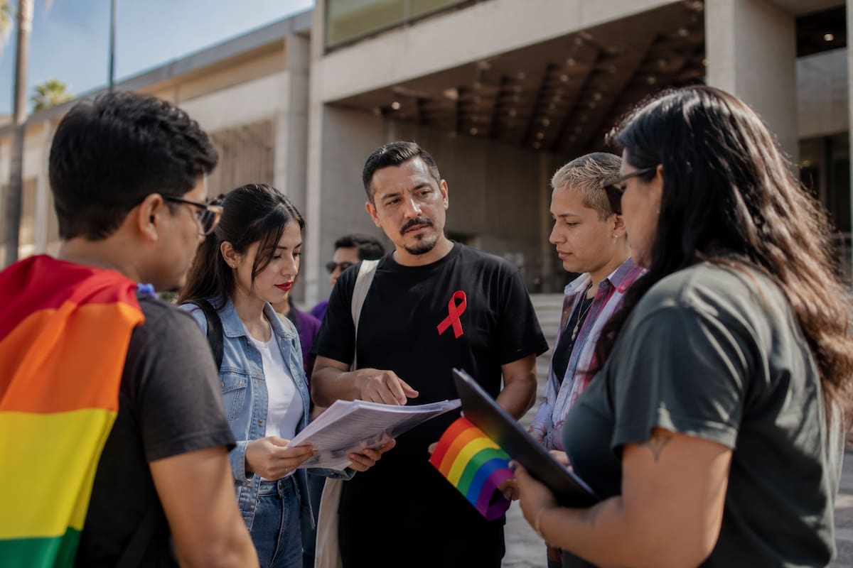 Colectivo LGBTQ+ busca avances en reforma para eliminar delito que criminaliza a personas con VIH en Baja California