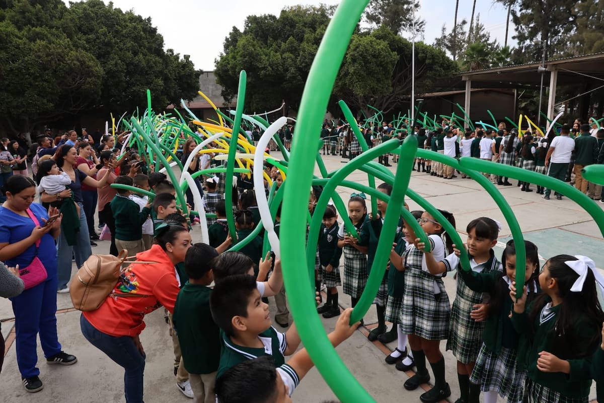 Regreso a clases: Vuelven miles de estudiantes a las escuelas de Tijuana