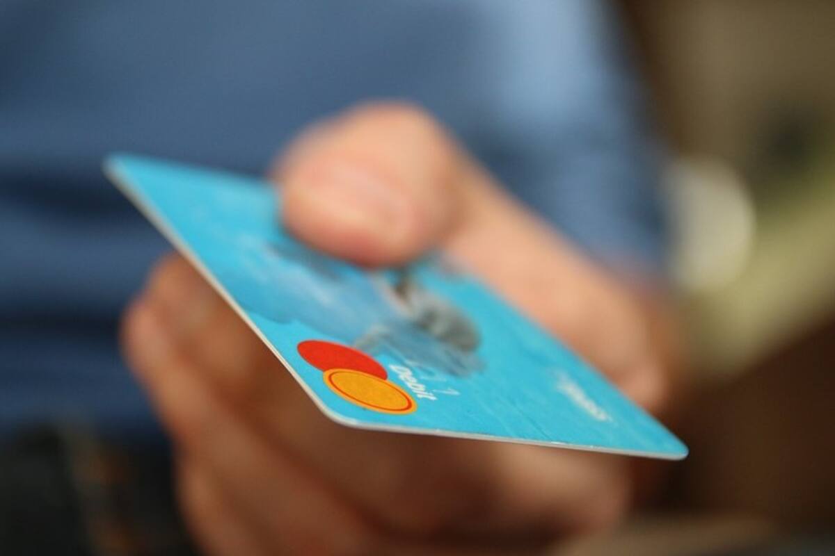 Santander presenta sus nuevas tarjetas sin números para evitar fraudes