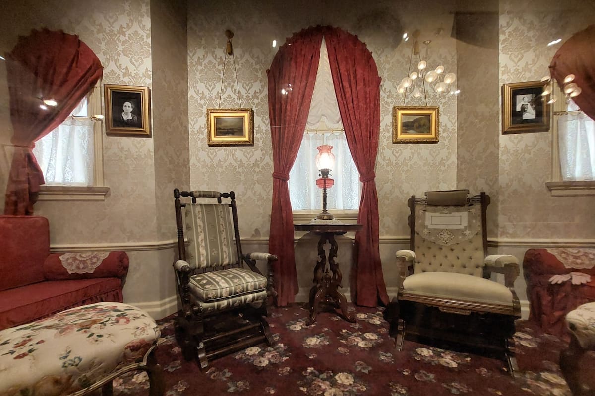 Exhiben el interior del departamento de Walt Disney