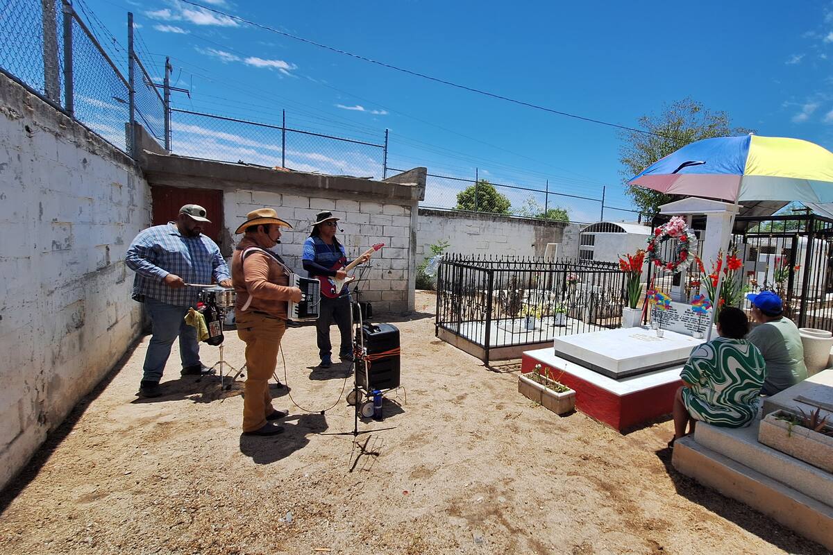 Con música, flores y anécdotas recuerdan a mamá