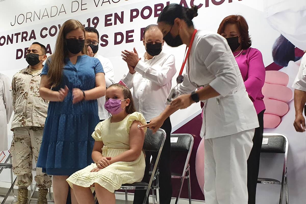 Arranca Alfonso Durazo vacunación en niños de 5 a 11 años en Hermosillo