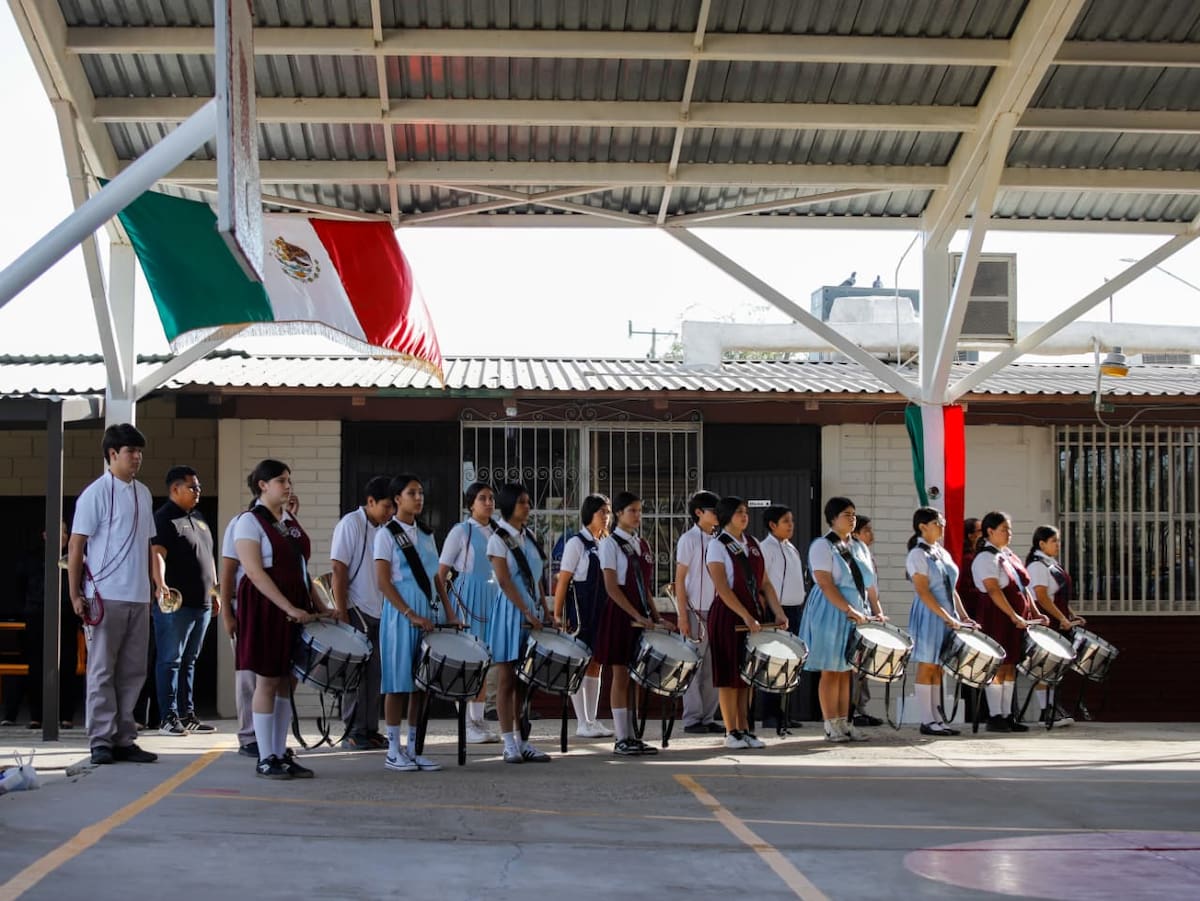 En el certamen participaron cinco planteles de la zona, con un total de 38 alumnos que demostraron disciplina, coordinación y orgullo por los símbolos patrios l Foto: Juan Jesús Morales