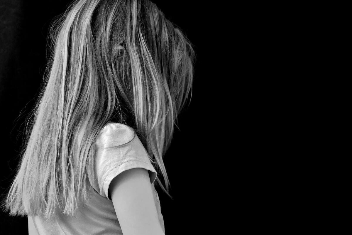 Hombre toca a su hijastra de 11 años en la colonia Pueblitos