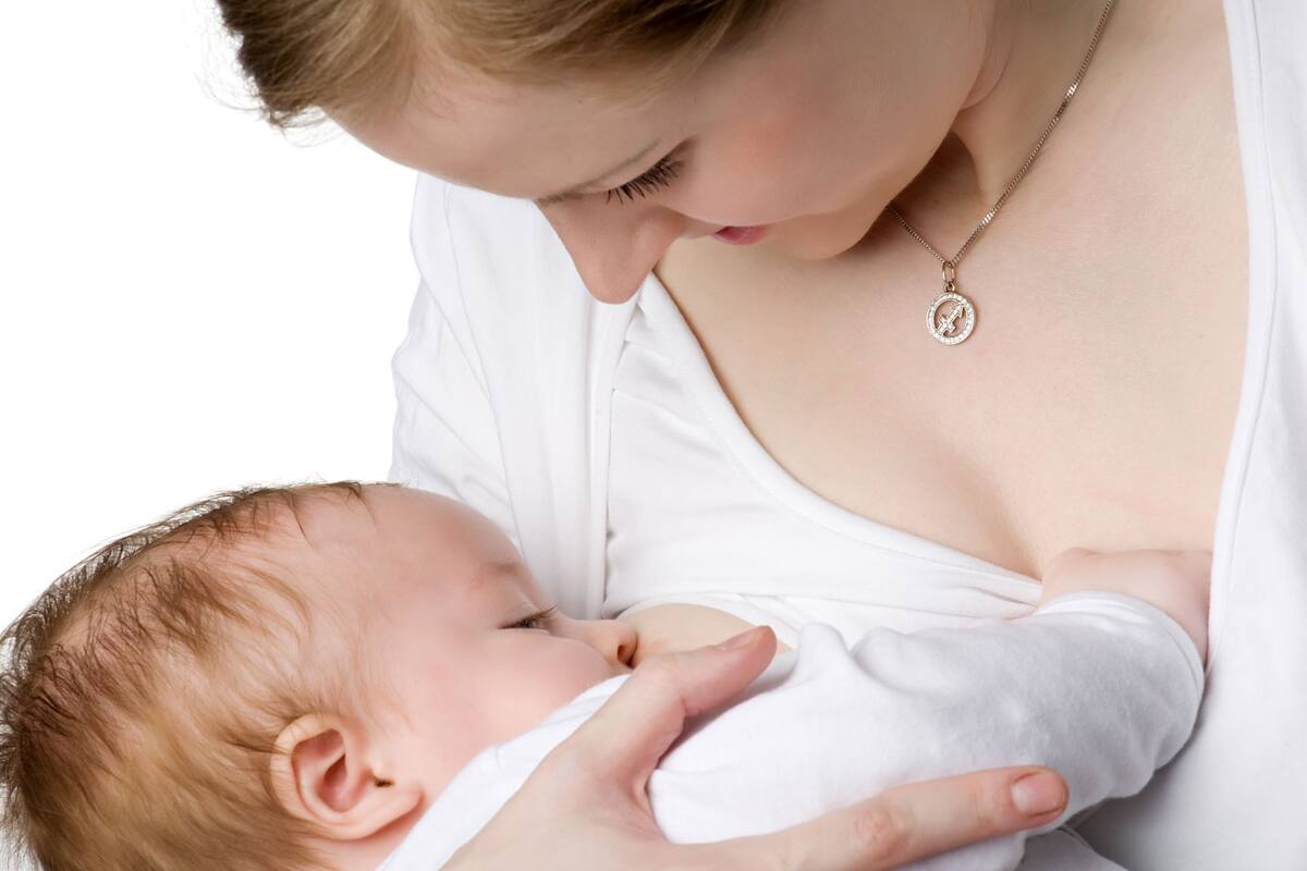 Autoexploración permite detección temprana de cáncer de mama: IMSS