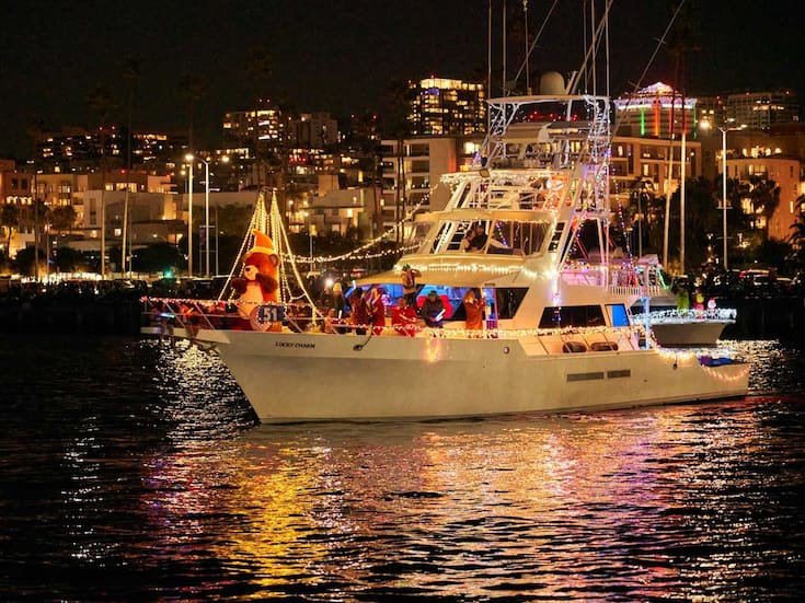 La Bahía de San Diego se ilumina con el tema ‘Una Navidad de Otro Mundo’