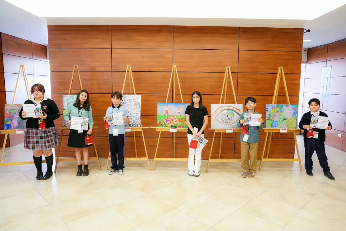 El concurso invitó a niñas, niños y jóvenes a expresar mediante el dibujo y la pintura cómo imaginan su camino hacia una vida con salud y bienestar. Foto: Cortesía