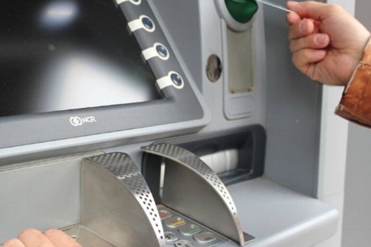 Intenta explotar cajero automático