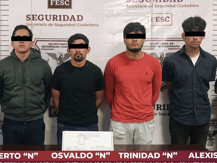 Detienen a 4 hombres en posesión de un arma y cartuchos