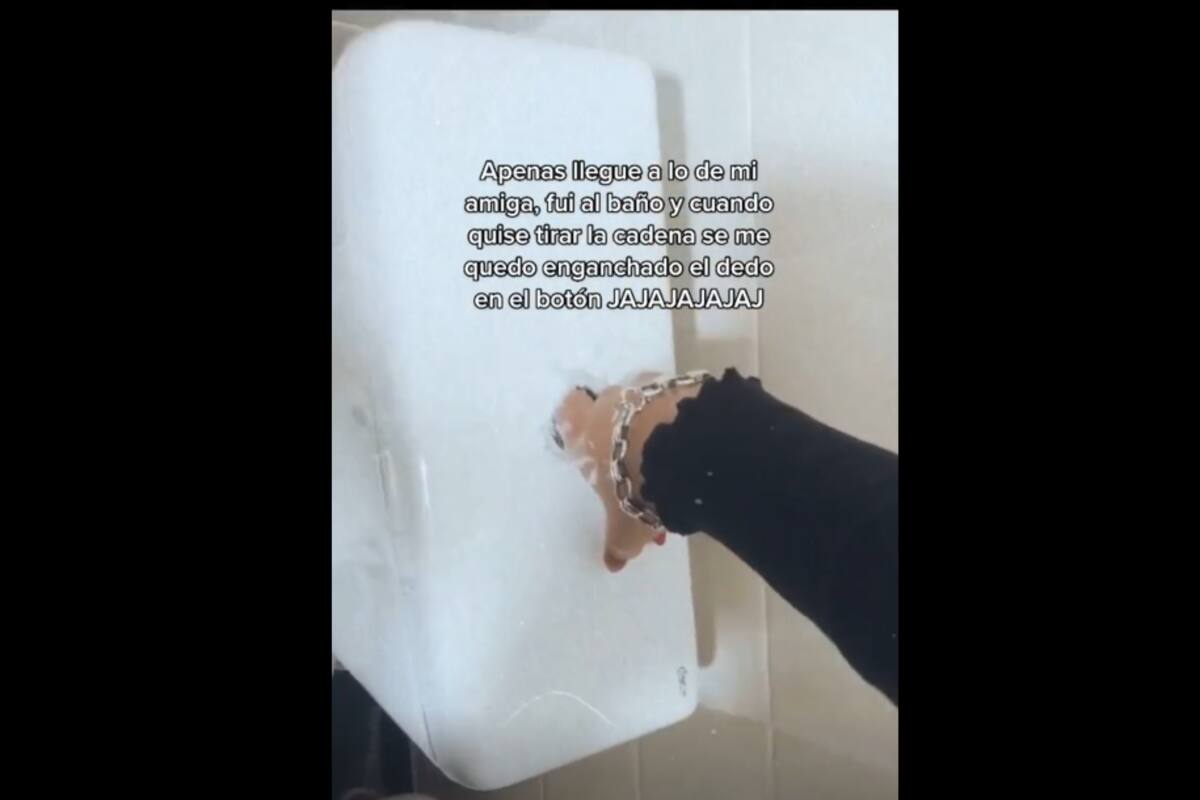 VIRAL TIKTOK: Joven entra al baño de la casa de su amiga y su dedo queda atrapado