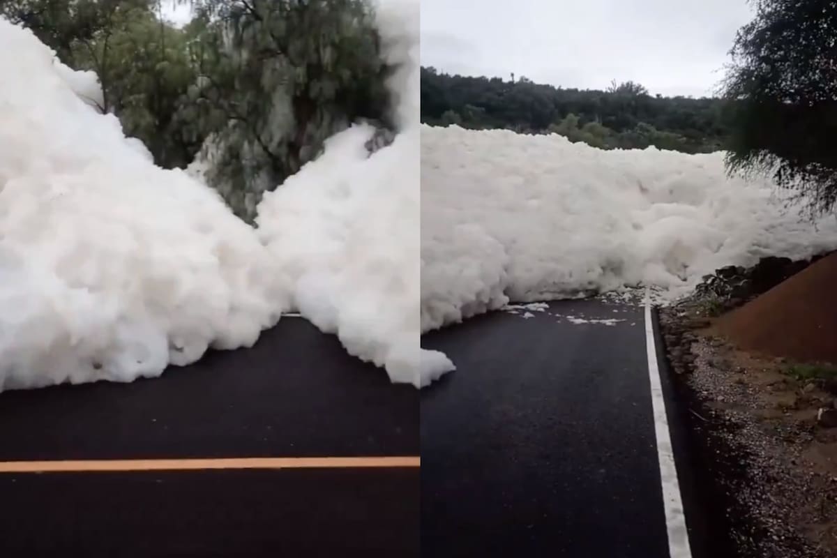 Espuma paraliza carretera en Hidalgo: Autoridades piden no tocarla por salud