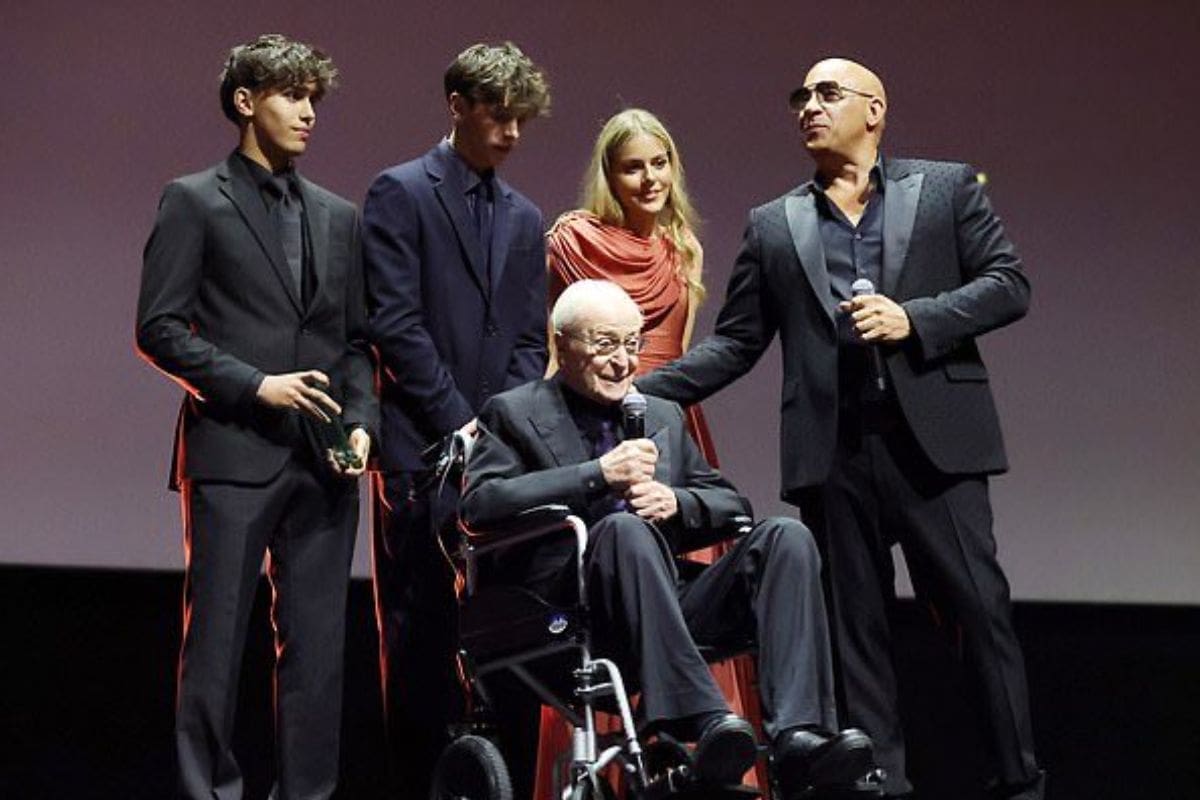 Michael Caine anuncia su retiro de la actuación por cuarta vez a los 92 años durante el Festival de Cine del Mar Rojo 2025; “He tenido toda suerte que se puede tener”