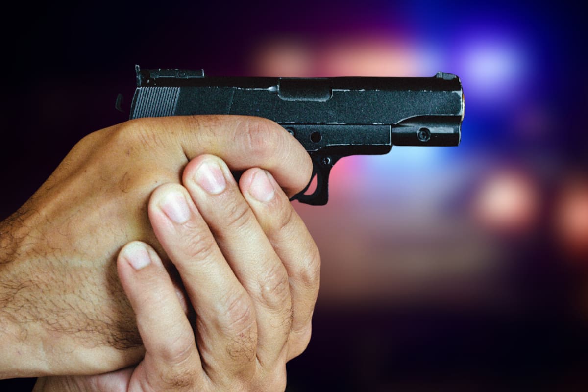 Asesinan a balazos a un hombre dentro de una vivienda en el fraccionamiento Tierra Nueva; autoridades investigan posible punto de venta de drogas y buscan a responsables que huyeron en un Ford Fusion blanco