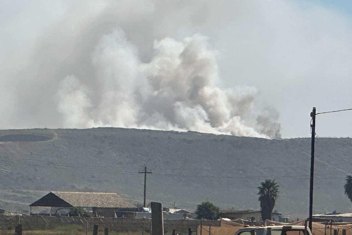 No han podido controlar incendio en basurero de San Quintín