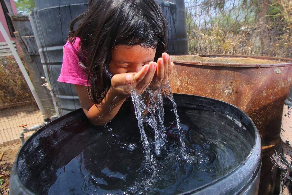Apoyan con agua a 18 invasiones