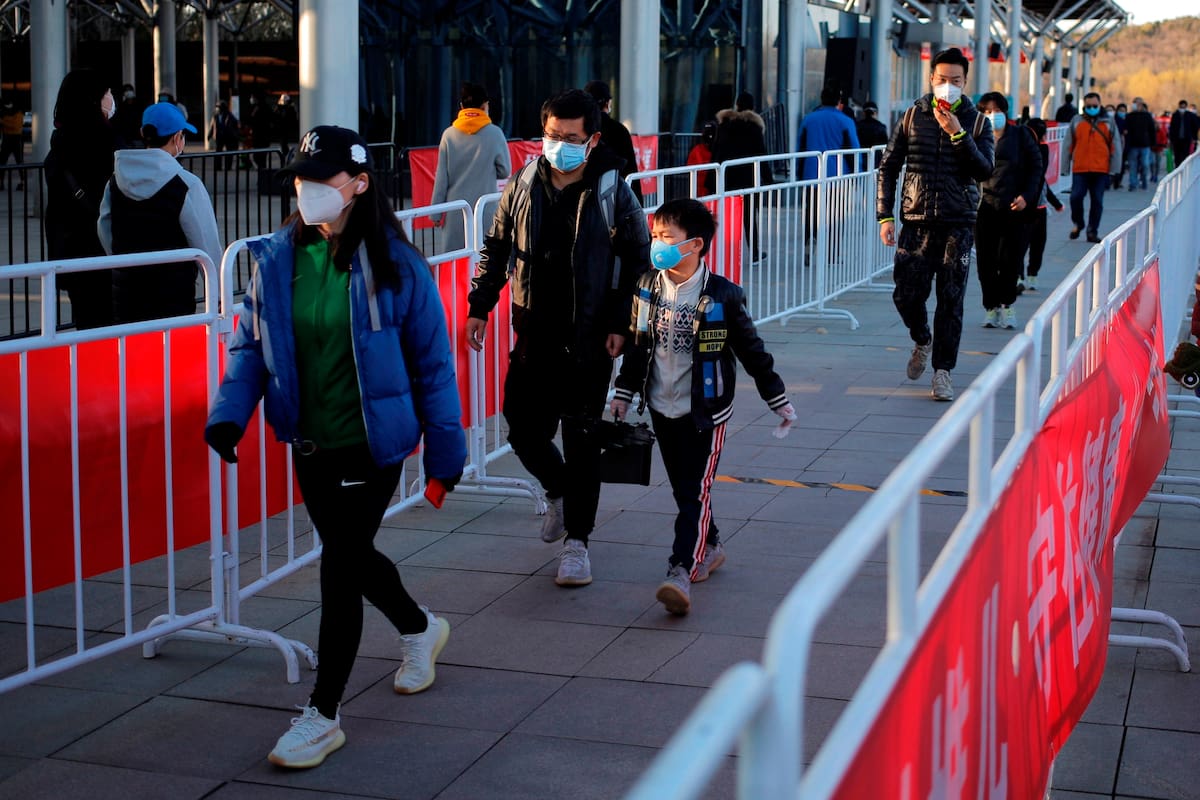 Los infectados "activos" de coronavirus en China se reducen a menos de 10.000. EFE/EPA/WU HONG