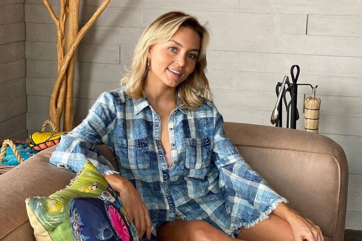 Angelique Boyer se convierte en "la chica del bikini azul"