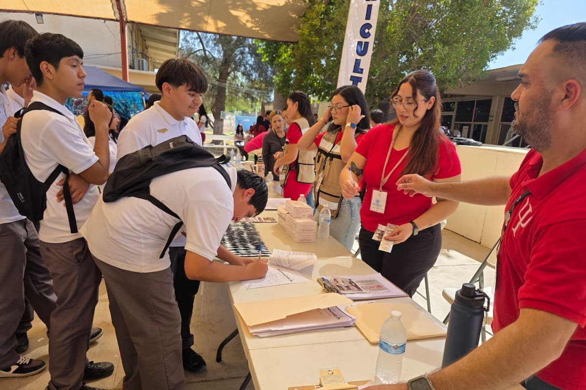 Estudiantes del CBTIS 33 impulsan centro comunitario de salud en SLRC