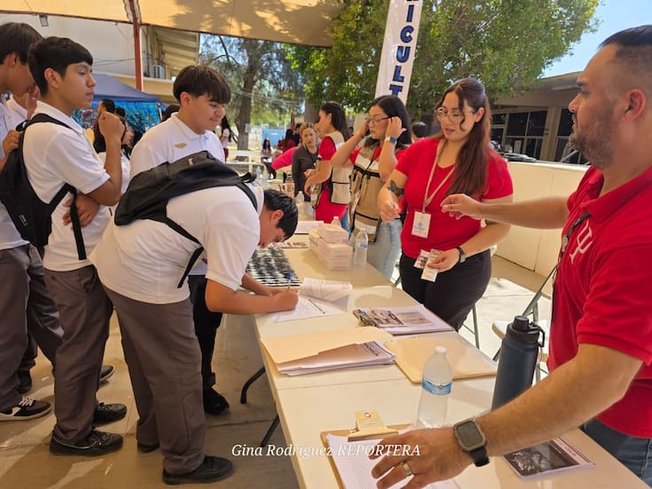 Estudiantes del CBTIS 33 impulsan centro comunitario de salud en SLRC
