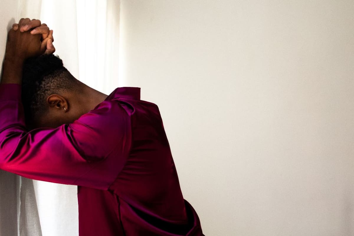 Cómo funciona la regla 3-3-3, el método de atención plena que ayuda a disminuir la ansiedad, estabilizar el ritmo cardíaco y generar sensación de calma